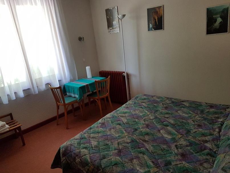 Bed and Breakfast Au Pont De La Gineze Barjac  Екстер'єр фото