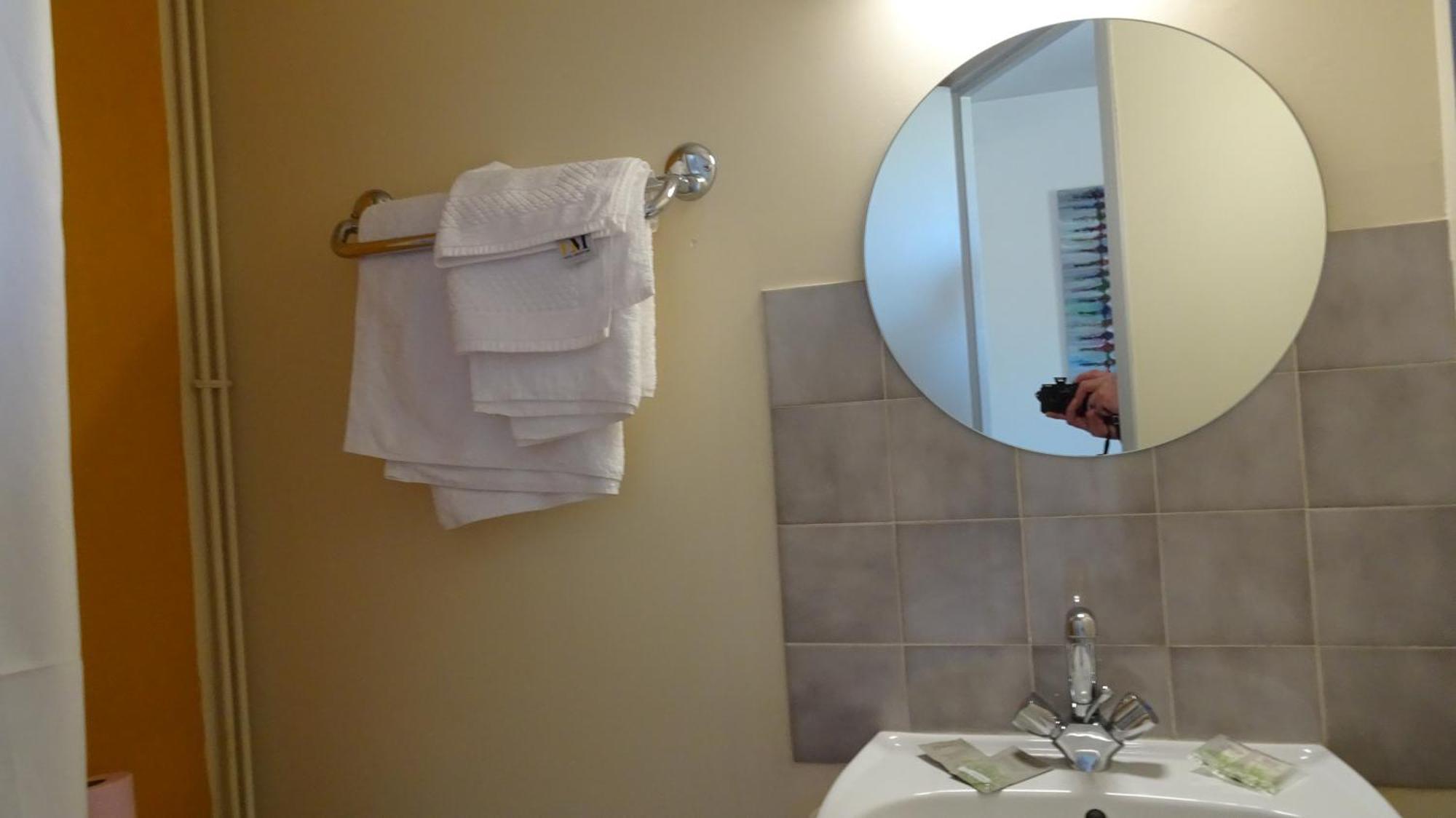 Bed and Breakfast Au Pont De La Gineze Barjac  Екстер'єр фото